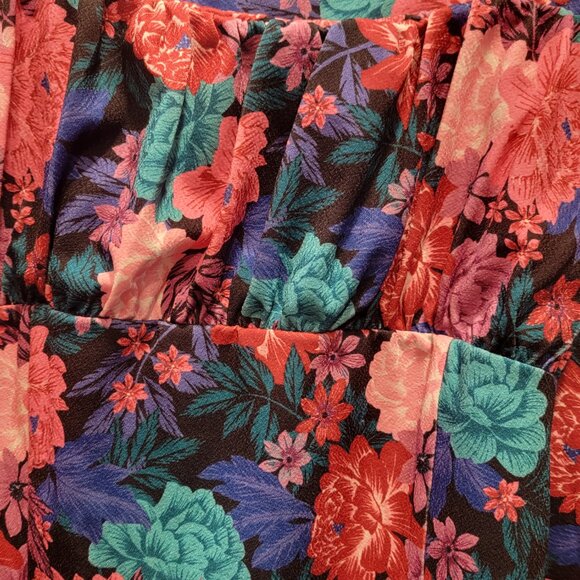 SO Goods For Life Womans Small Beautiful Floral Top Junior - Picture 7 of 13